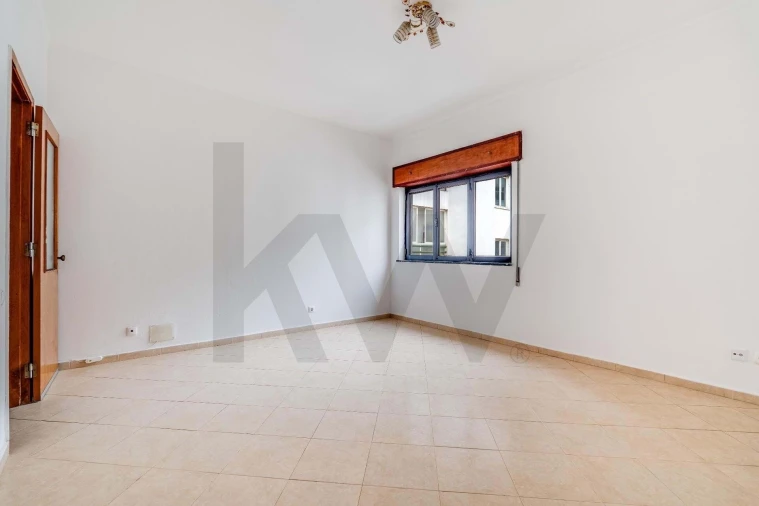 Apartamento T2 para Venda em Portimão Foto 2