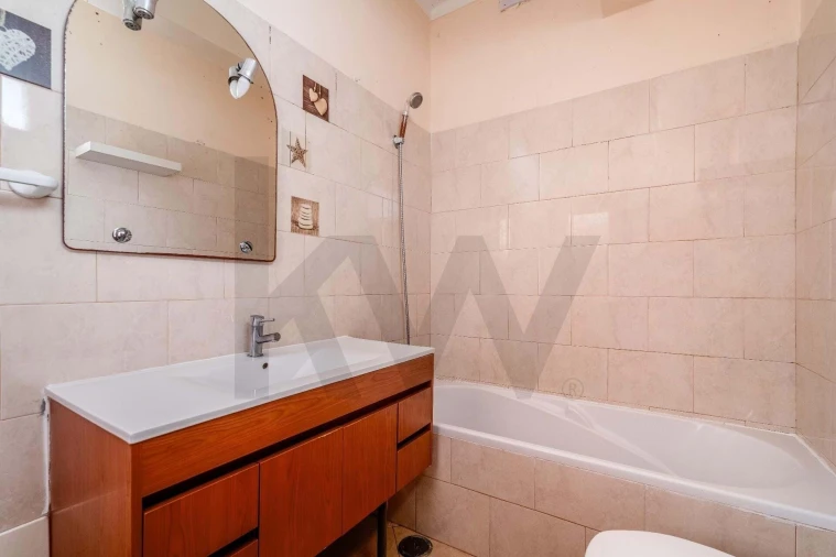Apartamento T2 para Venda em Portimão Foto 31