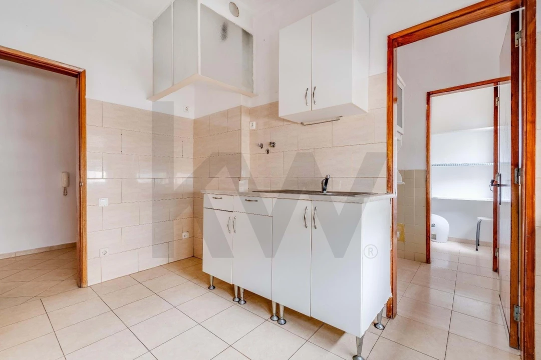 Apartamento T2 para Venda em Portimão Foto 8