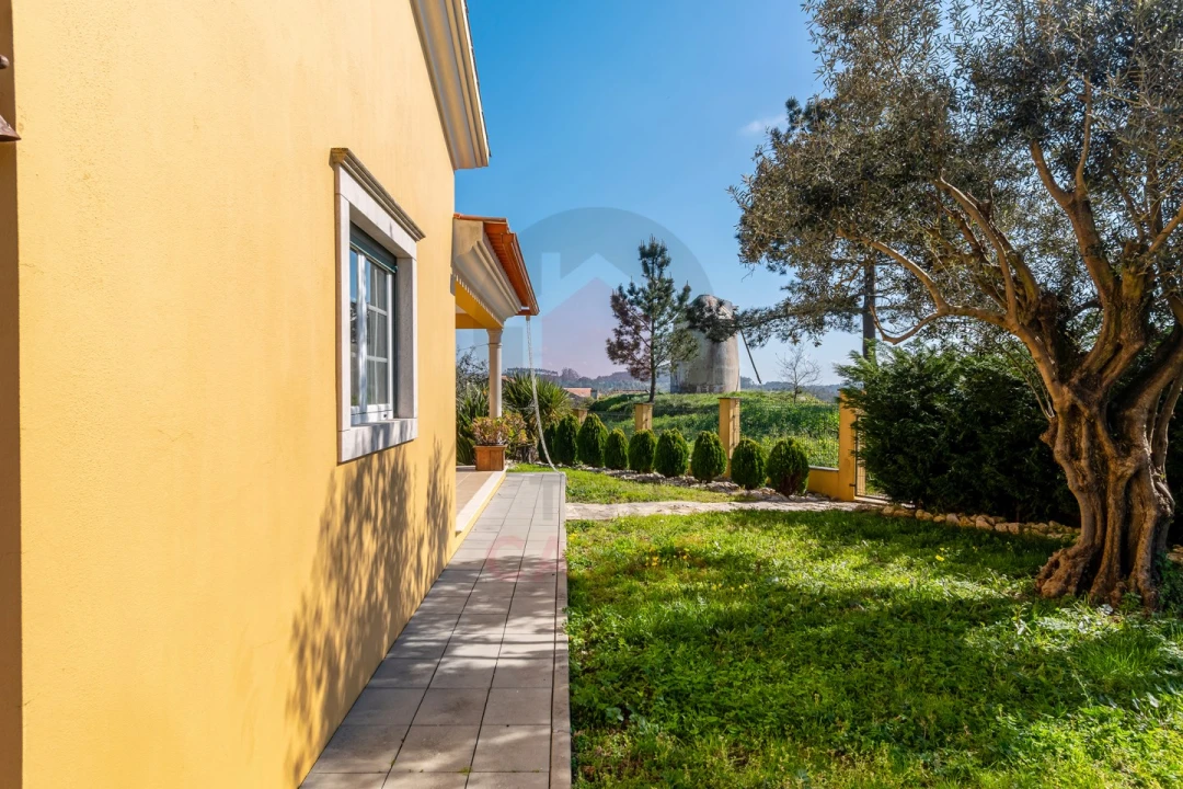 Moradia T3 para Venda em Vimeiro Foto 10