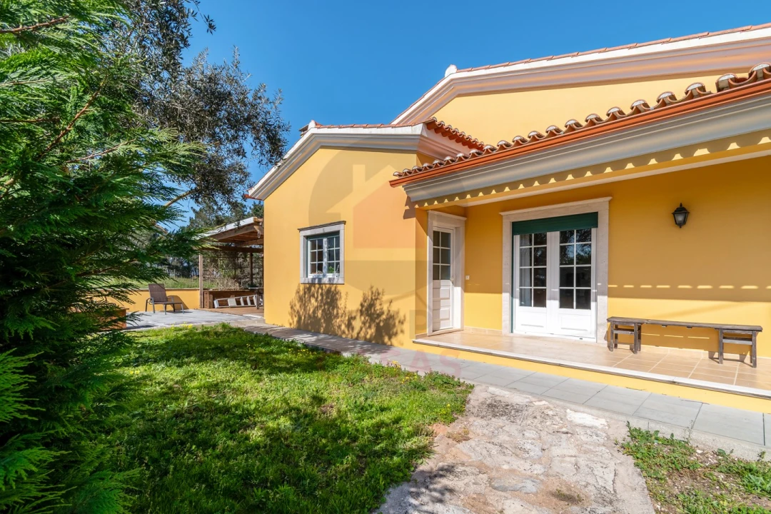 Moradia T3 para Venda em Vimeiro Foto 13