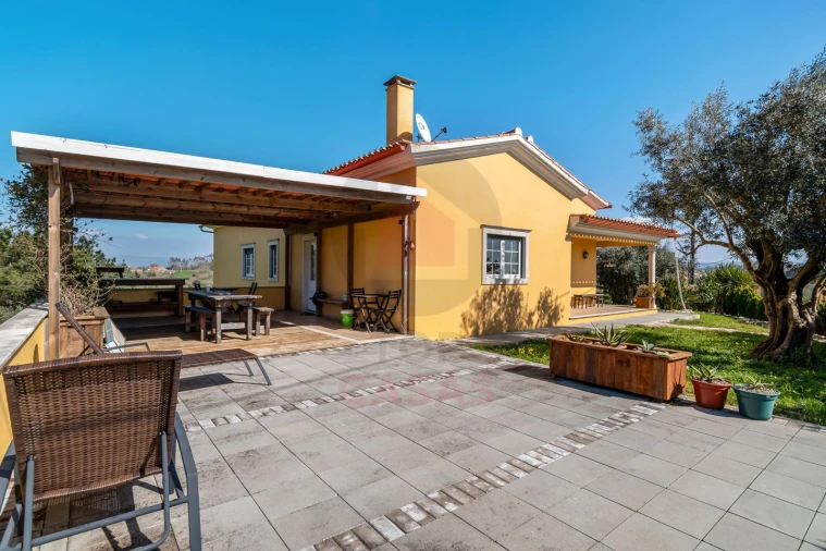 Moradia T3 para Venda em Vimeiro Foto 6