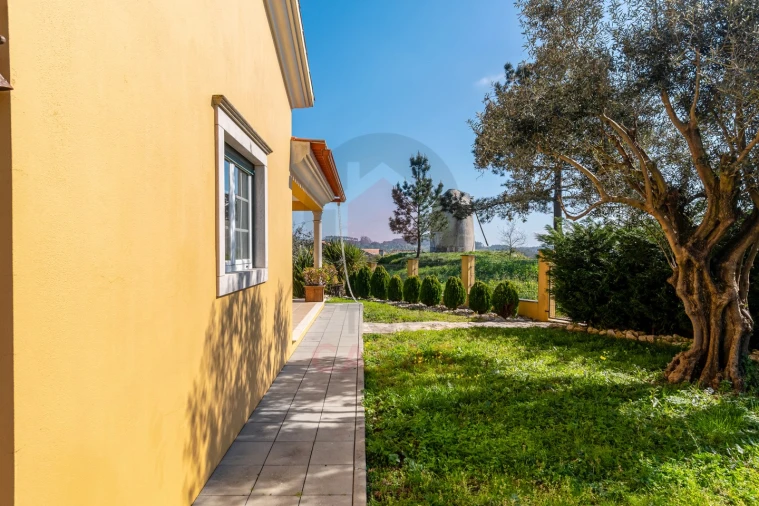 Moradia T3 para Venda em Vimeiro Foto 10