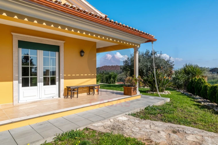 Moradia T3 para Venda em Vimeiro Foto 12