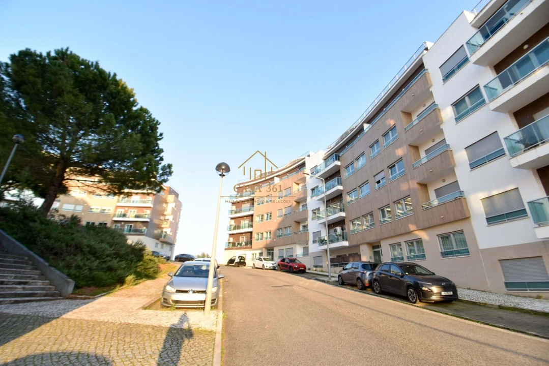 Apartamento T2 para Venda em Vialonga Foto 1