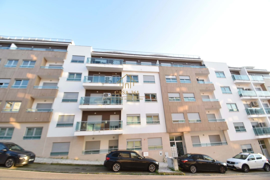 Apartamento T2 para Venda em Vialonga Foto 2