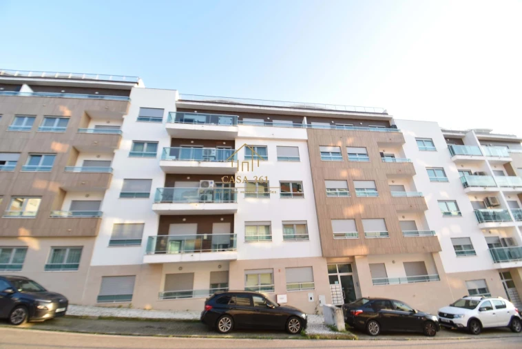 Apartamento T2 para Venda em Vialonga Foto 2