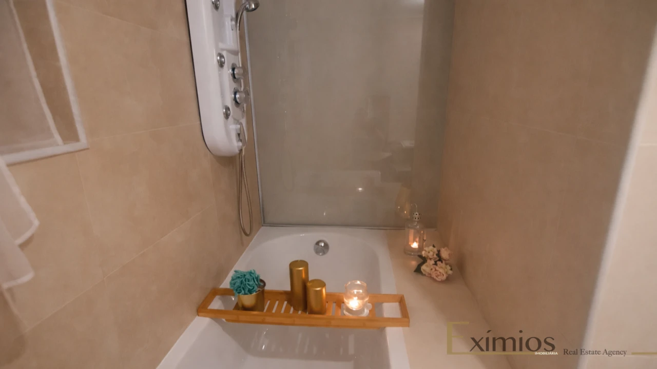 Apartamento T4 para Venda em Arvore Foto 9