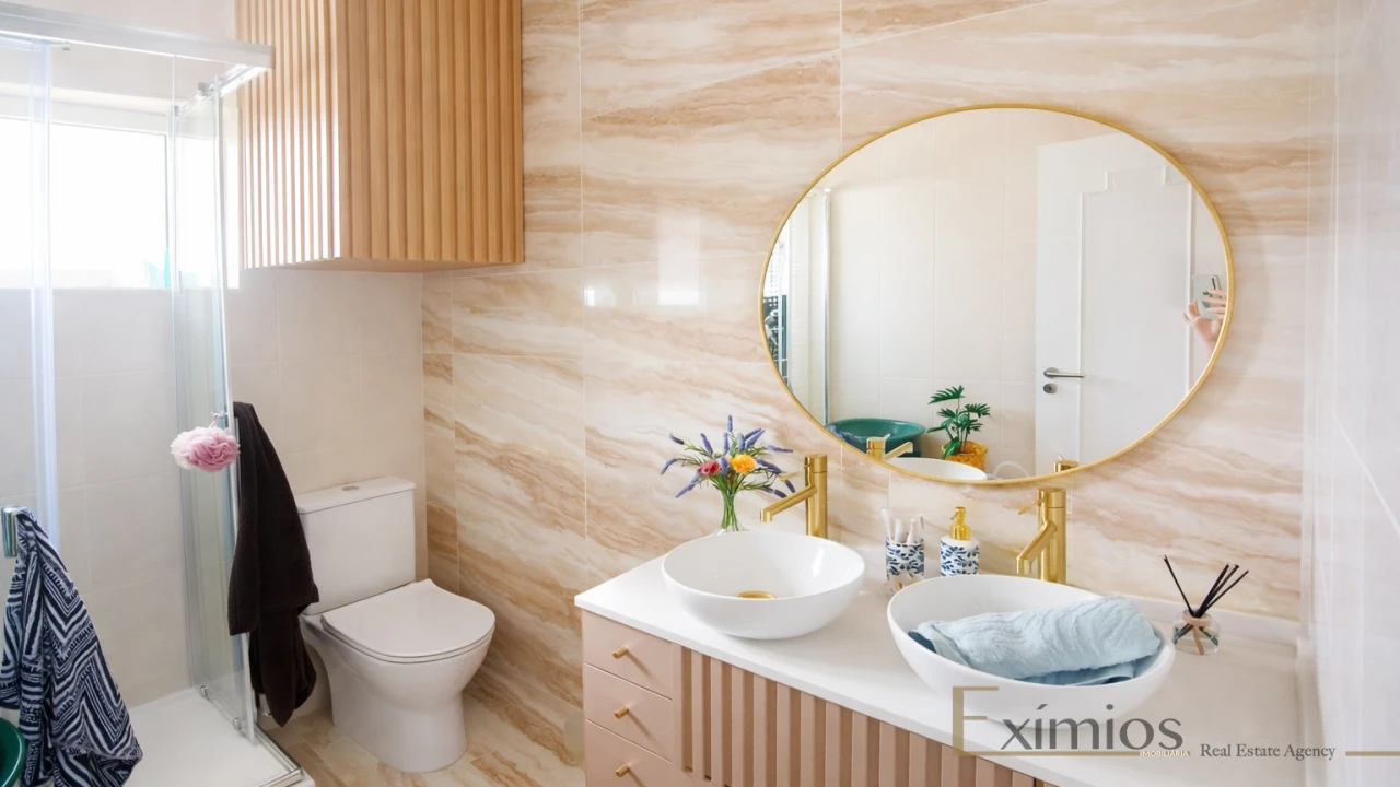 Apartamento T4 para Venda em Arvore Foto 3