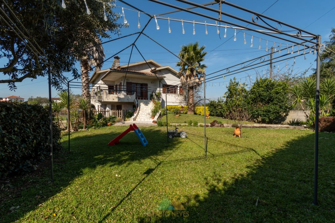 Moradia T4 para Venda em Geraz do Lima (Santa Maria, Santa Leocádia, Moreira), Deão Foto 8