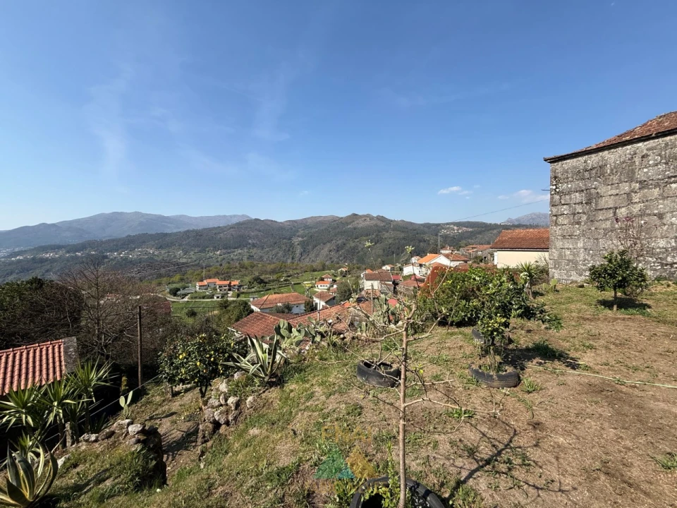 Moradia T2 para Venda em Lindoso Foto 36