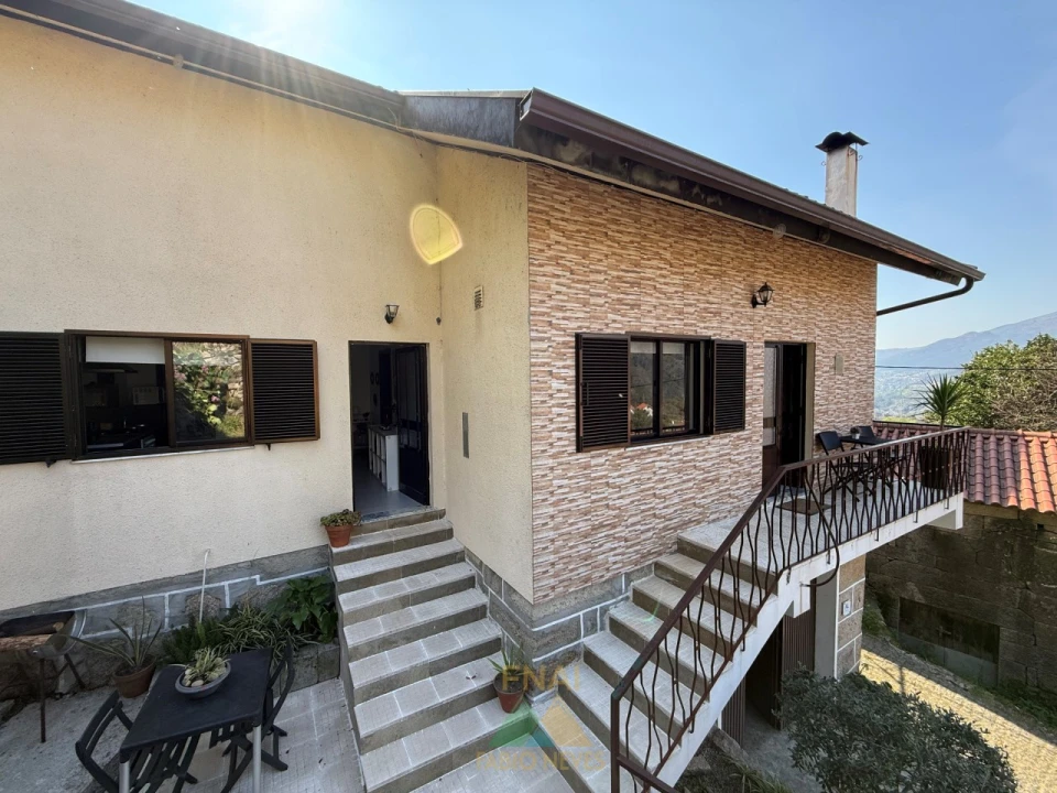 Moradia T2 para Venda em Lindoso Foto 2