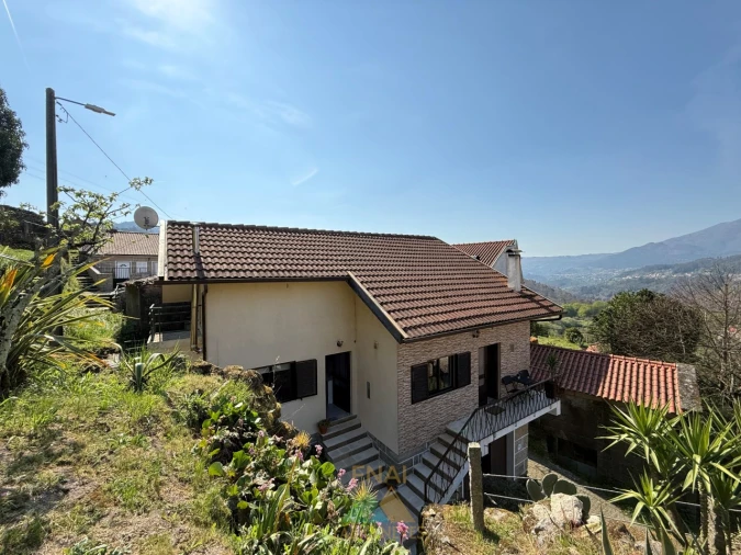 Moradia T2 para Venda em Lindoso Foto 3