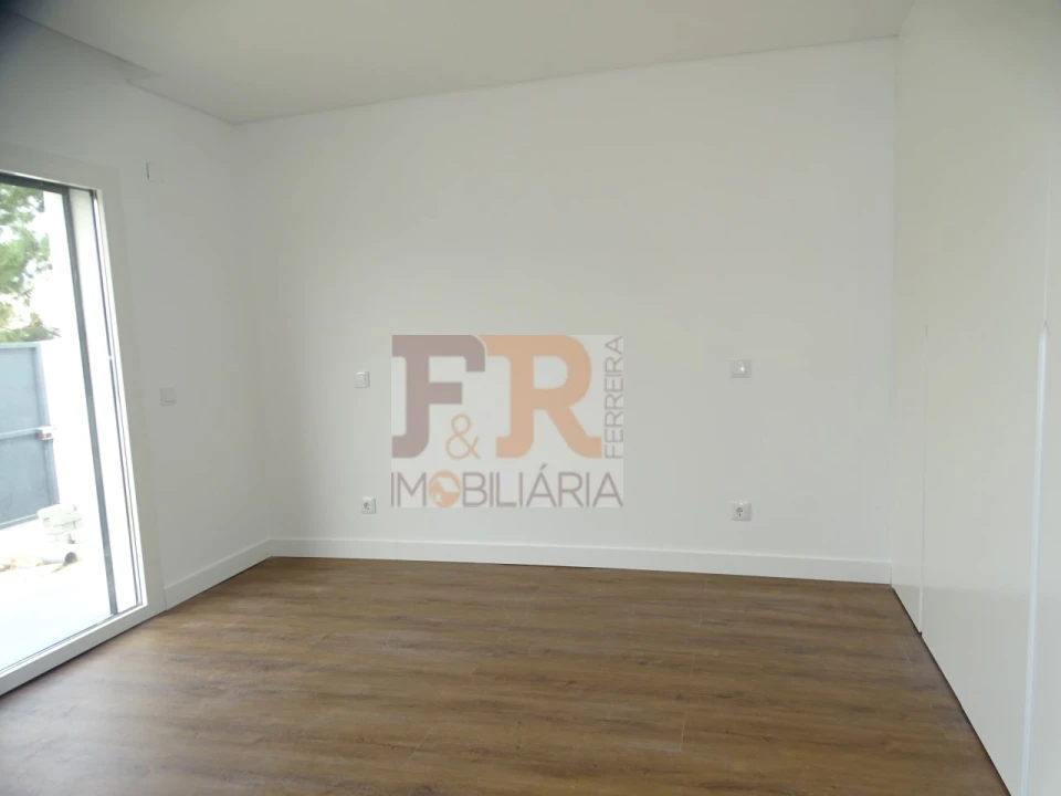 Moradia T3 para Venda em Quinta do Anjo Foto 17