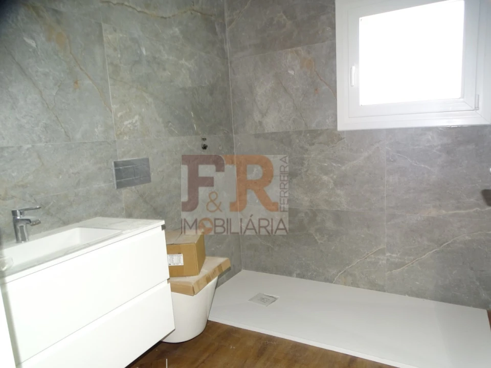 Moradia T3 para Venda em Quinta do Anjo Foto 21