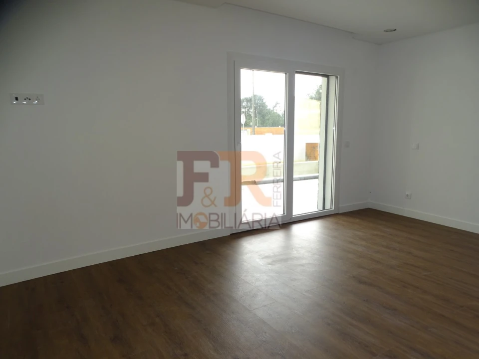 Moradia T3 para Venda em Quinta do Anjo Foto 24