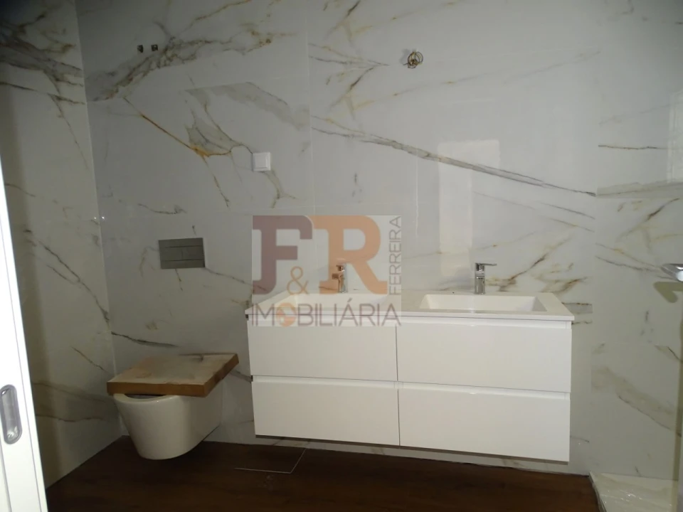 Moradia T3 para Venda em Quinta do Anjo Foto 23