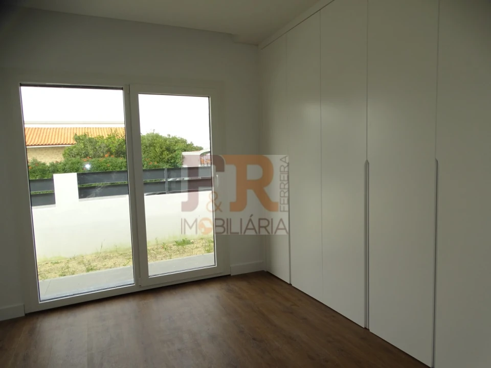 Moradia T3 para Venda em Quinta do Anjo Foto 31