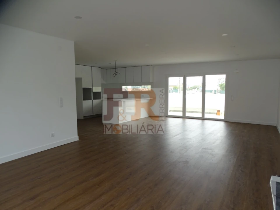 Moradia T3 para Venda em Quinta do Anjo Foto 38