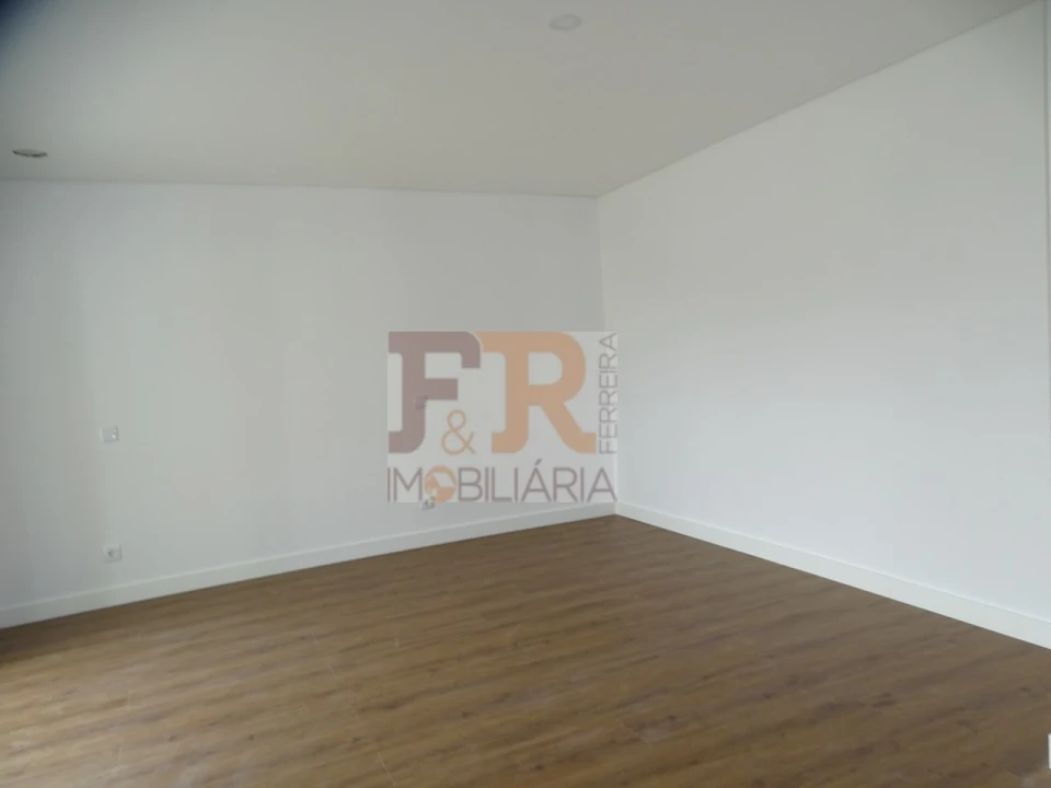 Moradia T3 para Venda em Quinta do Anjo Foto 46