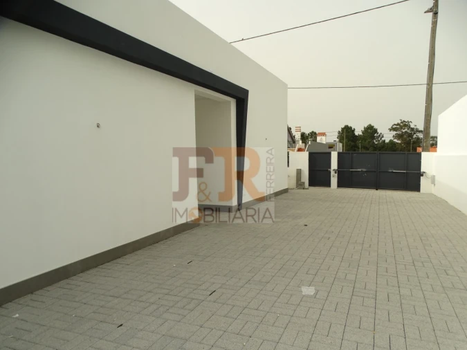 Moradia T3 para Venda em Quinta do Anjo Foto 8