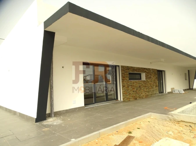 Moradia T3 para Venda em Quinta do Anjo Foto 11