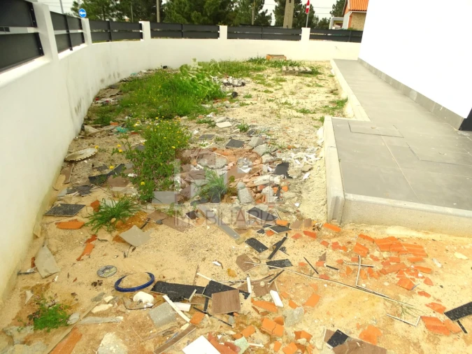 Moradia T3 para Venda em Quinta do Anjo Foto 12