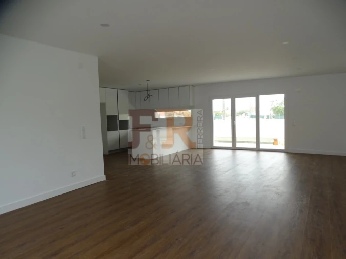 Moradia T3 para Venda em Quinta do Anjo Foto 41