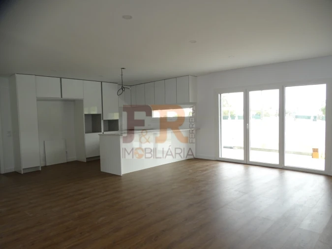 Moradia T3 para Venda em Quinta do Anjo Foto 42