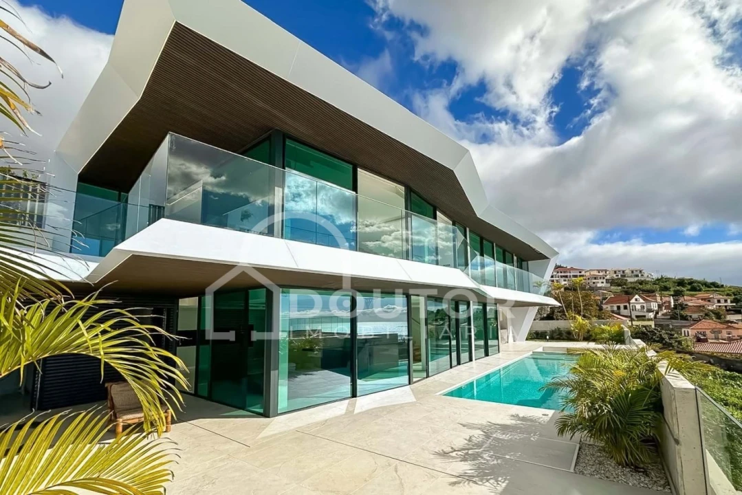 Moradia T4 para Venda em Funchal (Santa Maria Maior) Foto 3