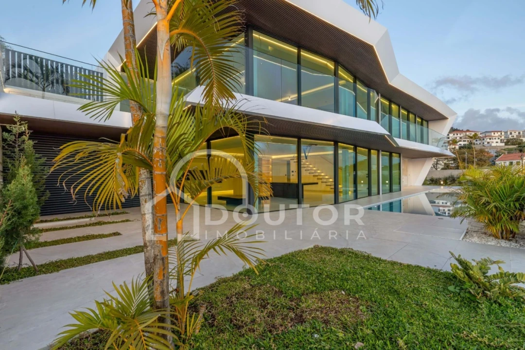 Moradia T4 para Venda em Funchal (Santa Maria Maior) Foto 15