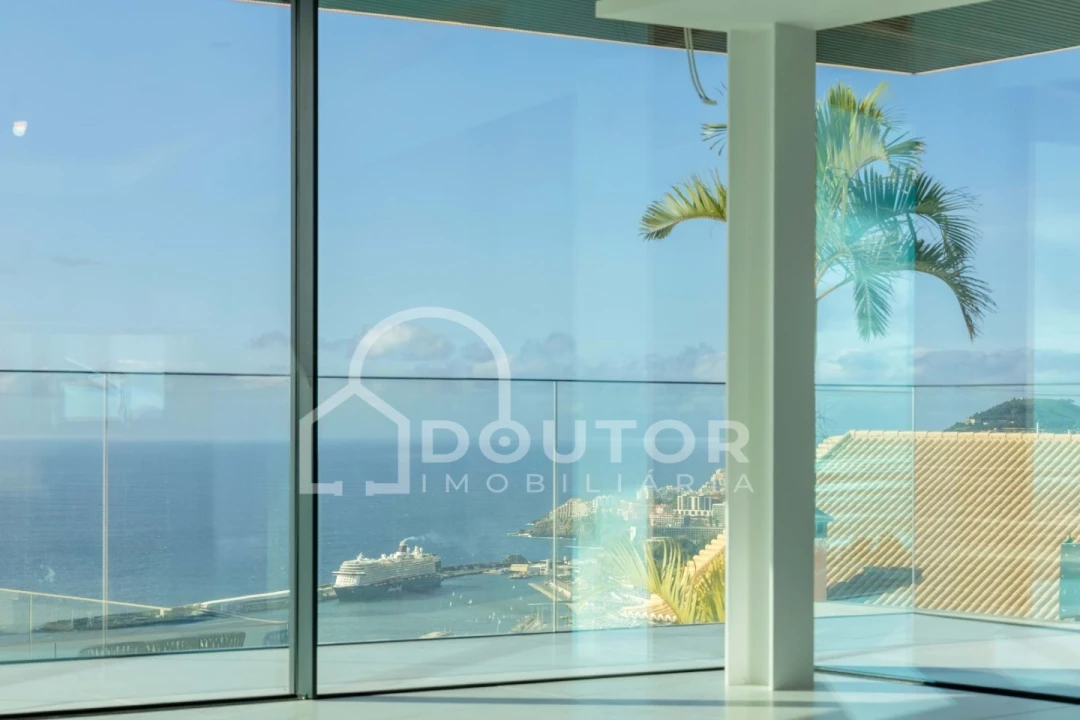 Moradia T4 para Venda em Funchal (Santa Maria Maior) Foto 29