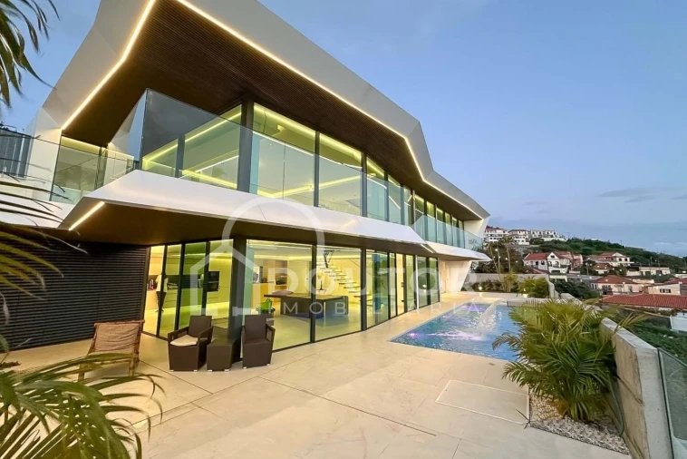 Moradia T4 para Venda em Funchal (Santa Maria Maior)