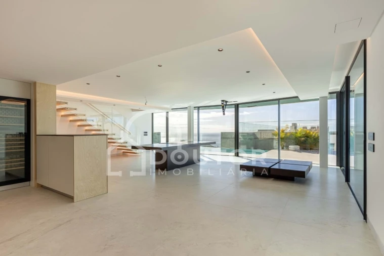 Moradia T4 para Venda em Funchal (Santa Maria Maior) Foto 54