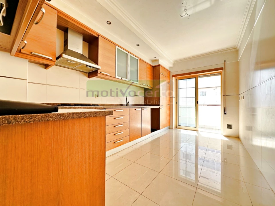 Apartamento T3 para Venda em São João Baptista e Santa Maria dos Olivais Foto 7