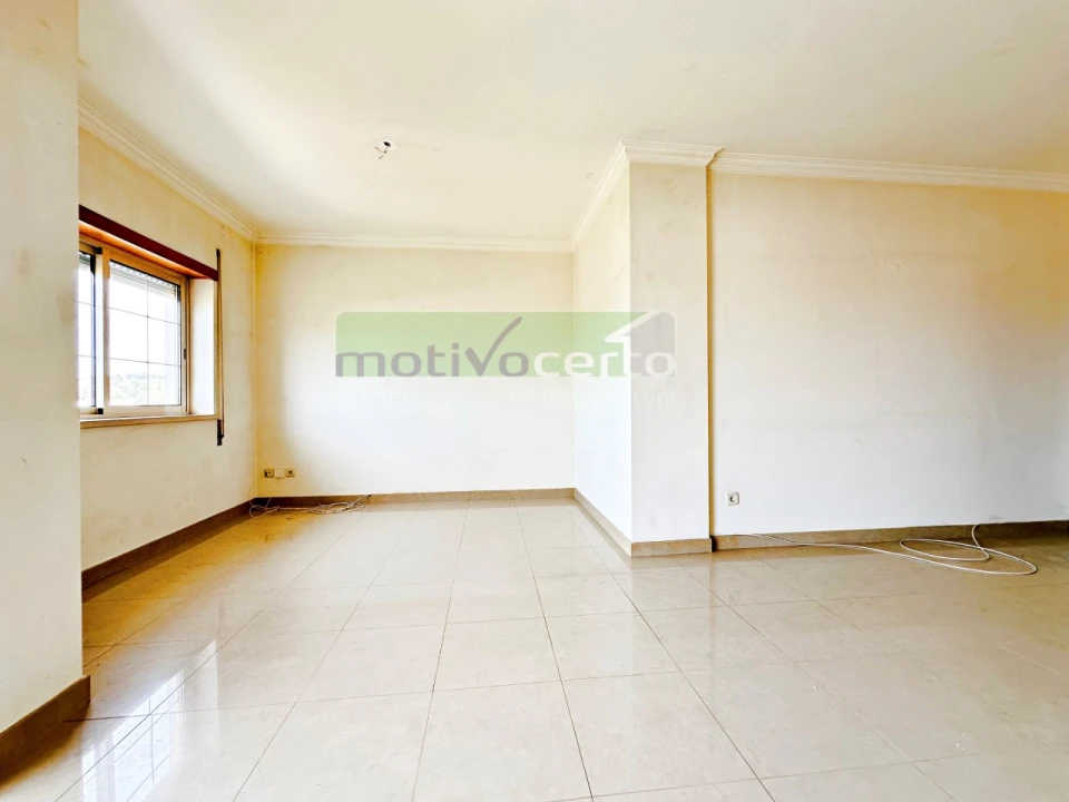 Apartamento T3 para Venda em São João Baptista e Santa Maria dos Olivais Foto 3