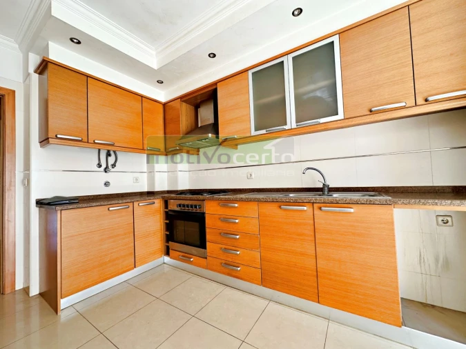 Apartamento T3 para Venda em São João Baptista e Santa Maria dos Olivais Foto 8