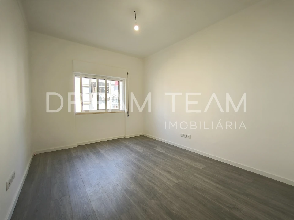 Apartamento T2 para Venda em Alto do Seixalinho, Santo André e Verderena Foto 16