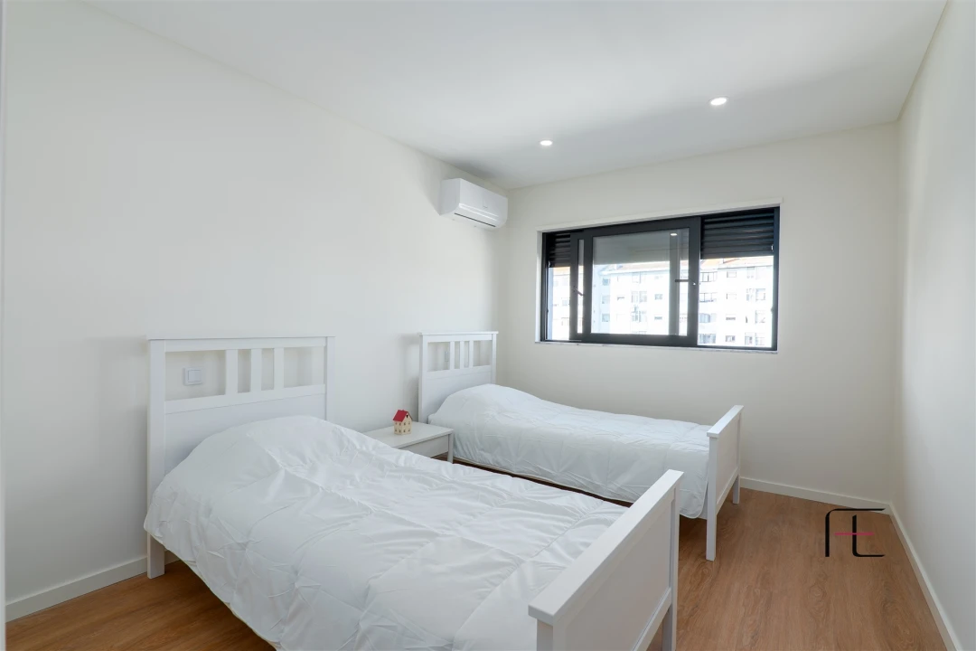 Apartamento T3 para Venda em Mafamude e Vilar do Paraíso Foto 17