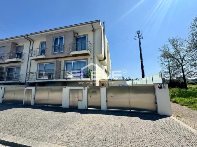 Moradia T3 para Venda em São Pedro Fins Foto 1