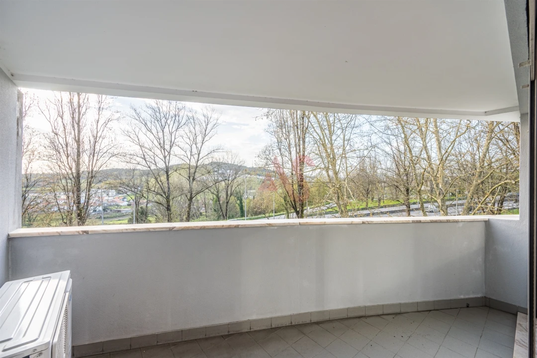 Apartamento T4 para Venda em Fermentões Foto 22