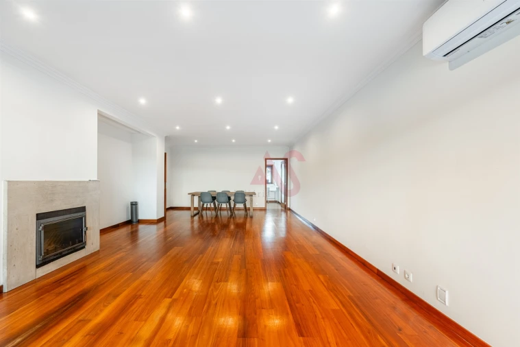 Apartamento T4 para Venda em Fermentões Foto 5