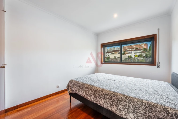 Apartamento T4 para Venda em Fermentões Foto 18