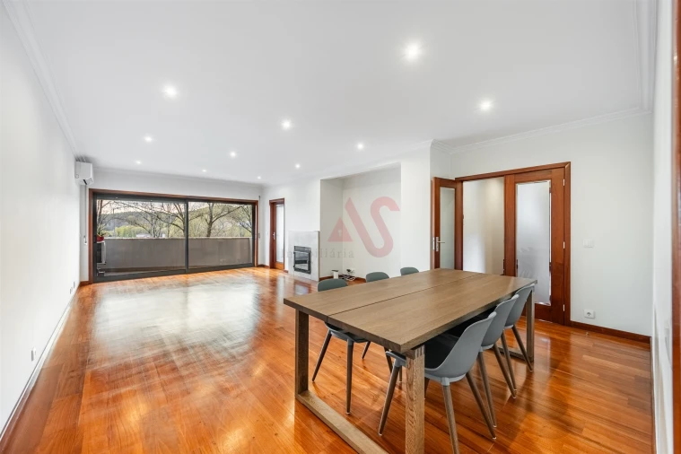 Apartamento T4 para Venda em Fermentões Foto 6