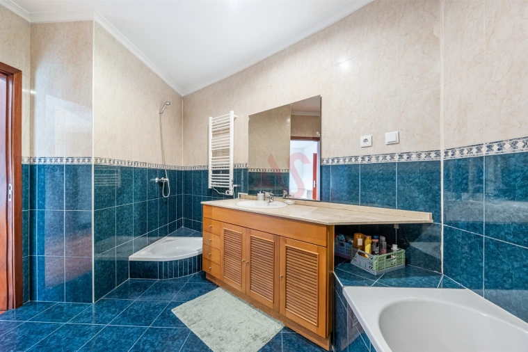 Apartamento T4 para Venda em Fermentões Foto 25