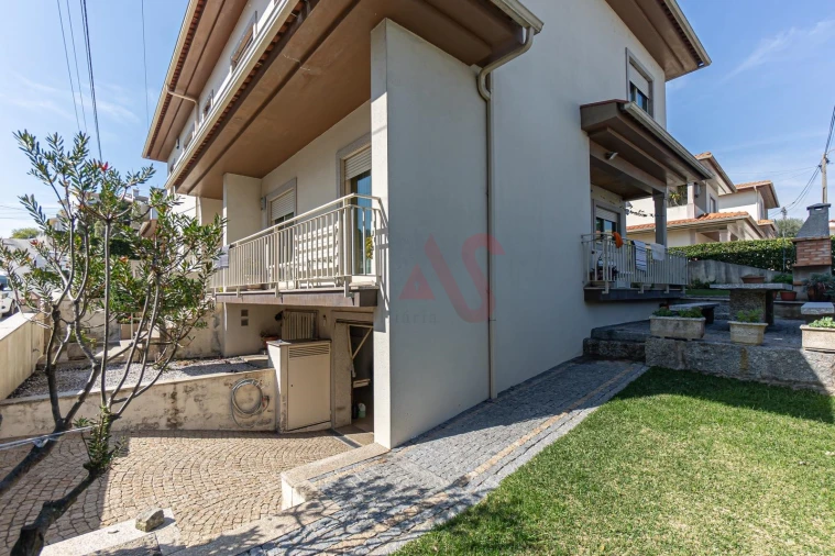 Moradia T3 para Venda em Brito Foto 6