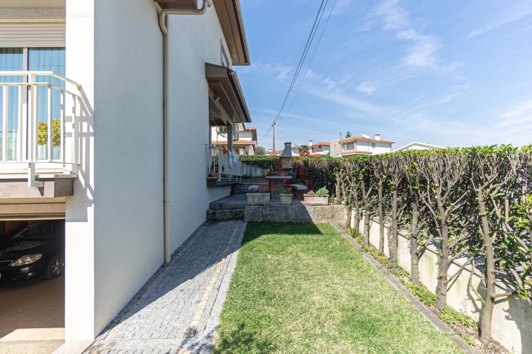 Moradia T3 para Venda em Brito Foto 8