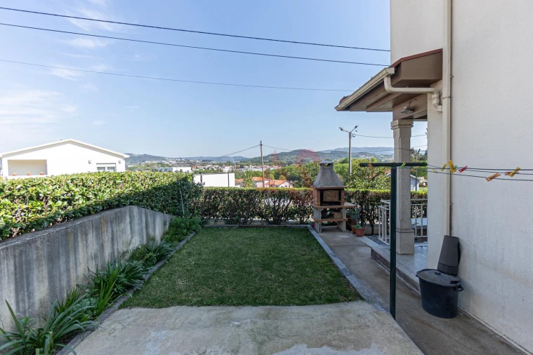 Moradia T3 para Venda em Brito Foto 9