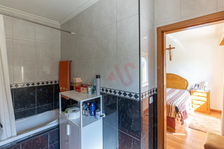 Moradia T3 para Venda em Brito Foto 24