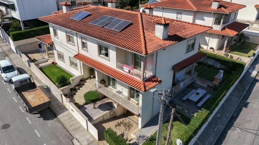 Moradia T3 para Venda em Brito Foto 2